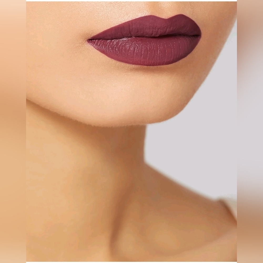 NIB Gucci Mat Deep Purple Lipstick Shade 605 - Picture 3 of 4